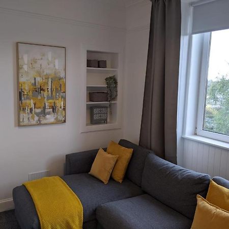 Glenclova - No 5 Bellyeoman, Bright Two Bedroom Apartment Dunfermline Eksteriør billede