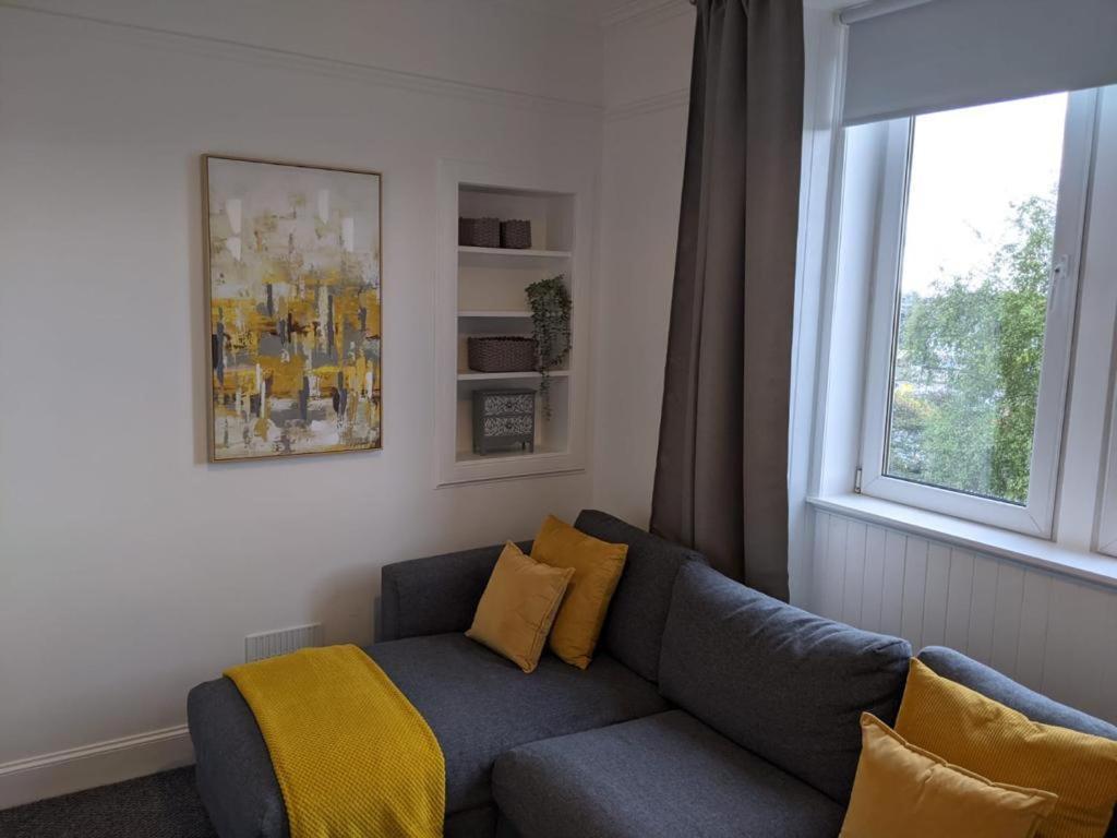 Glenclova - No 5 Bellyeoman, Bright Two Bedroom Apartment Dunfermline Eksteriør billede