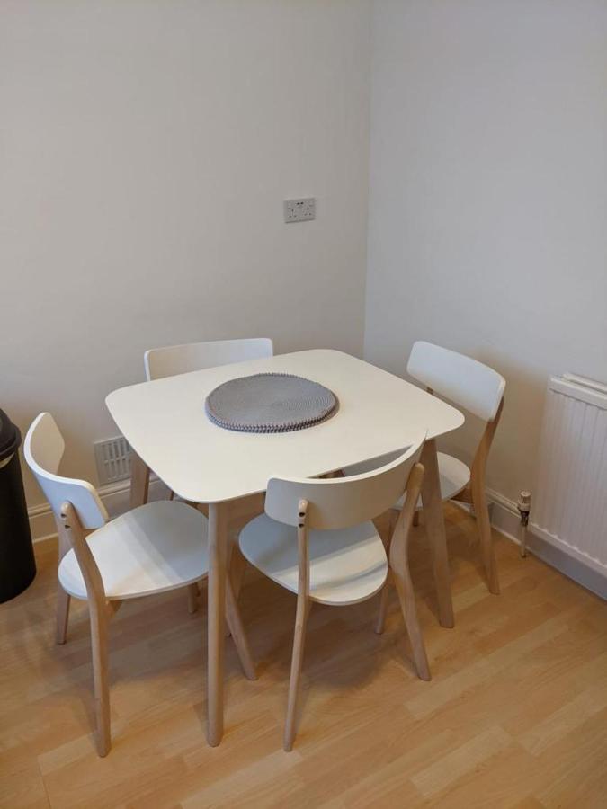 Glenclova - No 5 Bellyeoman, Bright Two Bedroom Apartment Dunfermline Eksteriør billede
