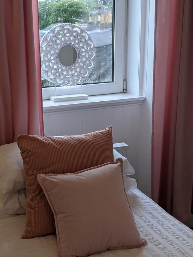 Glenclova - No 5 Bellyeoman, Bright Two Bedroom Apartment Dunfermline Eksteriør billede