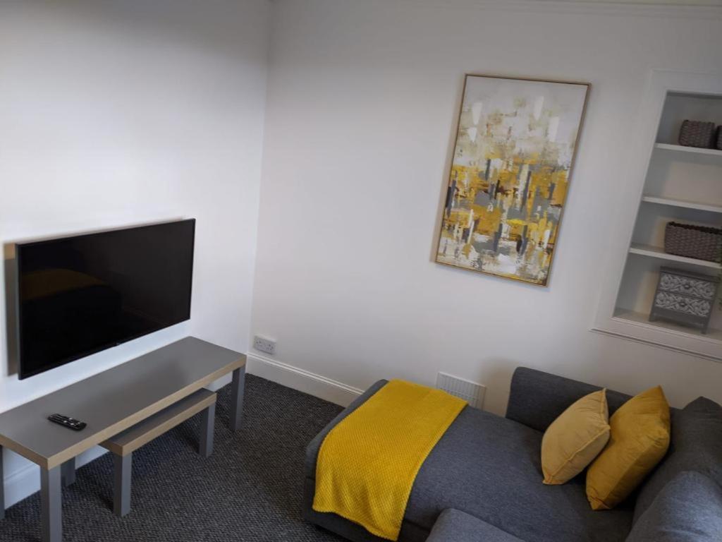 Glenclova - No 5 Bellyeoman, Bright Two Bedroom Apartment Dunfermline Eksteriør billede